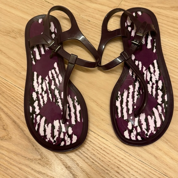 Burberry sandal - Picture 1 of 2